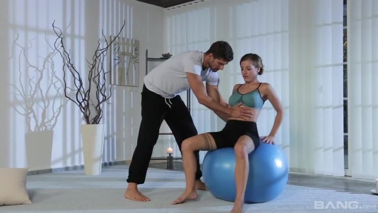 Silvia Dellai throws deep screw