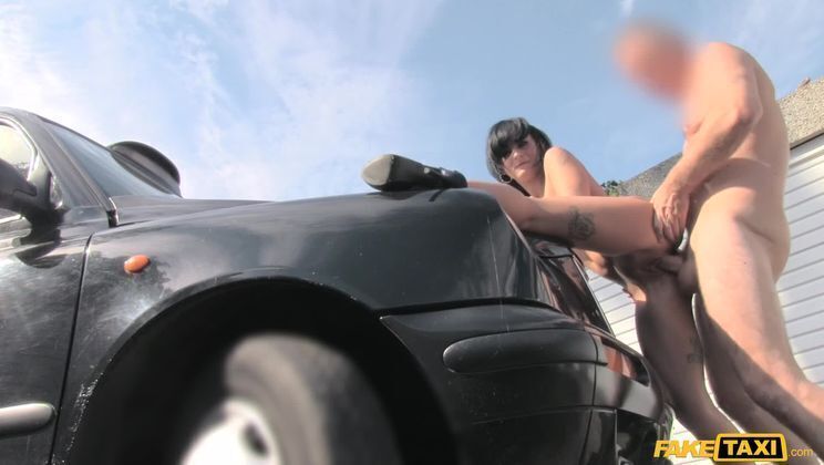 Sexy masseuse gets fucked bonnet