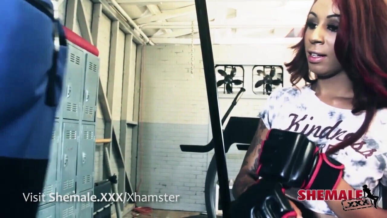 Transtastic Honey Foxxx Fucked!