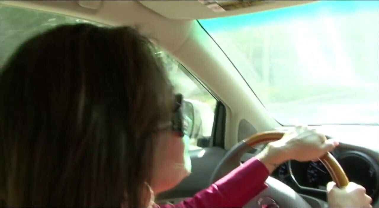 Horny MILF's cunt gets stretched thick black dong