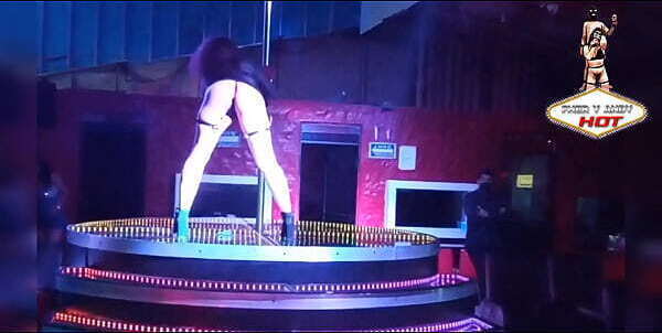 quita tanga desconocido, despu&eacute_s bailar tablel