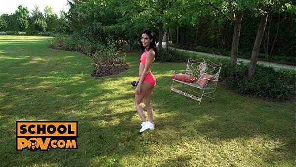 Teen Nikky outdoor pussy fuck