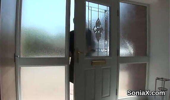 Unfaithful british mature lady sonia showcases
