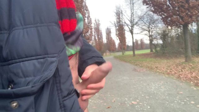 Öffentlichem Park Riskant Wichsen Abspritzen