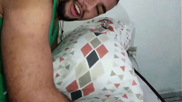 Quando marido chega trabalho corre comer janta quentinha