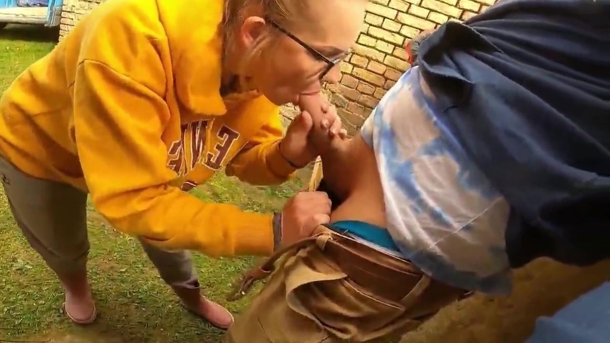 Casalinga Italiana Tradisce Marito Muratore