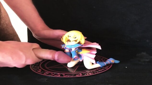 Unboxing Dark Magician Girl anime figurine giving warm welcome