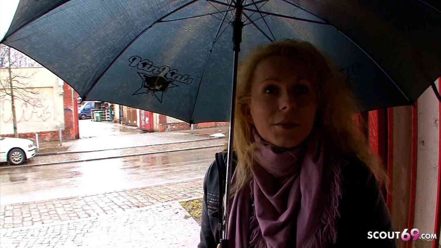 GERMAN STEPMOM PICKED FUCKED VINTAGE STREET CASTING