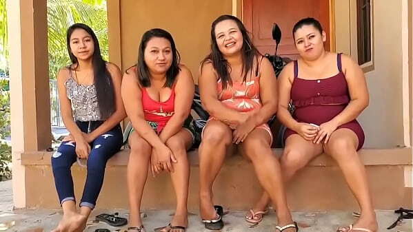 Upskirts three Salvadorian sluts flashing their panties