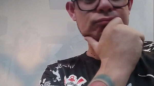 estar tr&aacute_s cameras filmando dirigindo cena