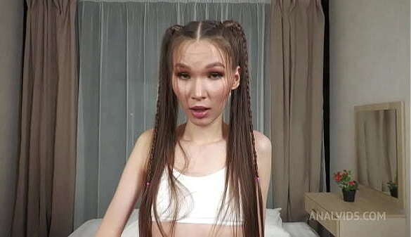 Skinny Ellis Baileys Weighing Only Kilograms Fucked Small with Gape Mouth VG046