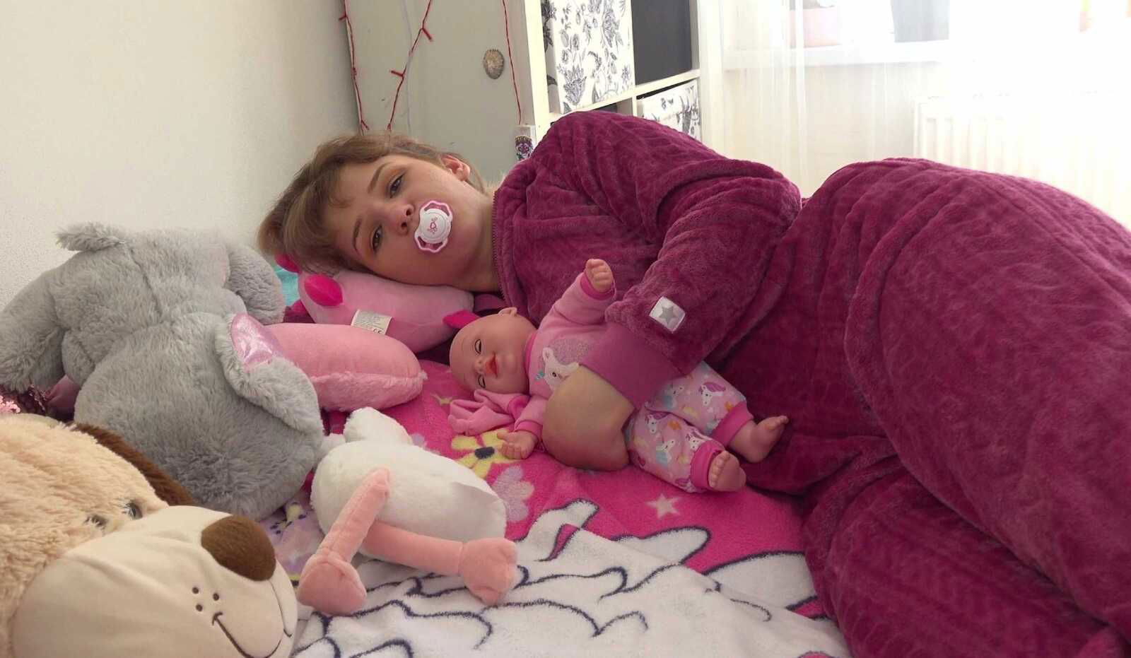 George Uhl & Randy Ayn in Woman Dressed As A Baby Gets Fucked - Porncz