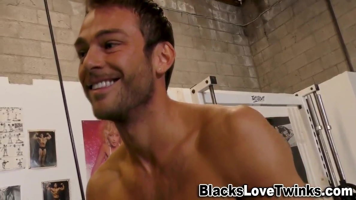 Adonis Muscly Facialized After Sucking