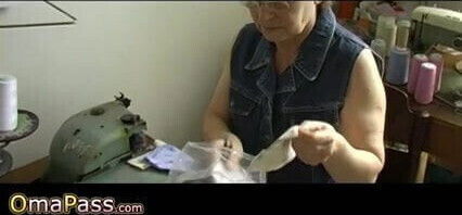 lady masturbating hairy pussy