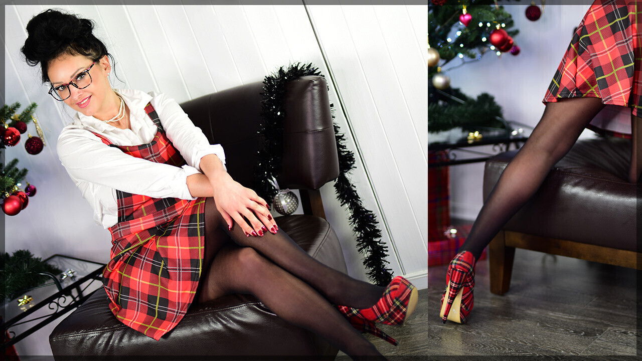 Christmas Special Pantyhose Review Cassie Clarke denier