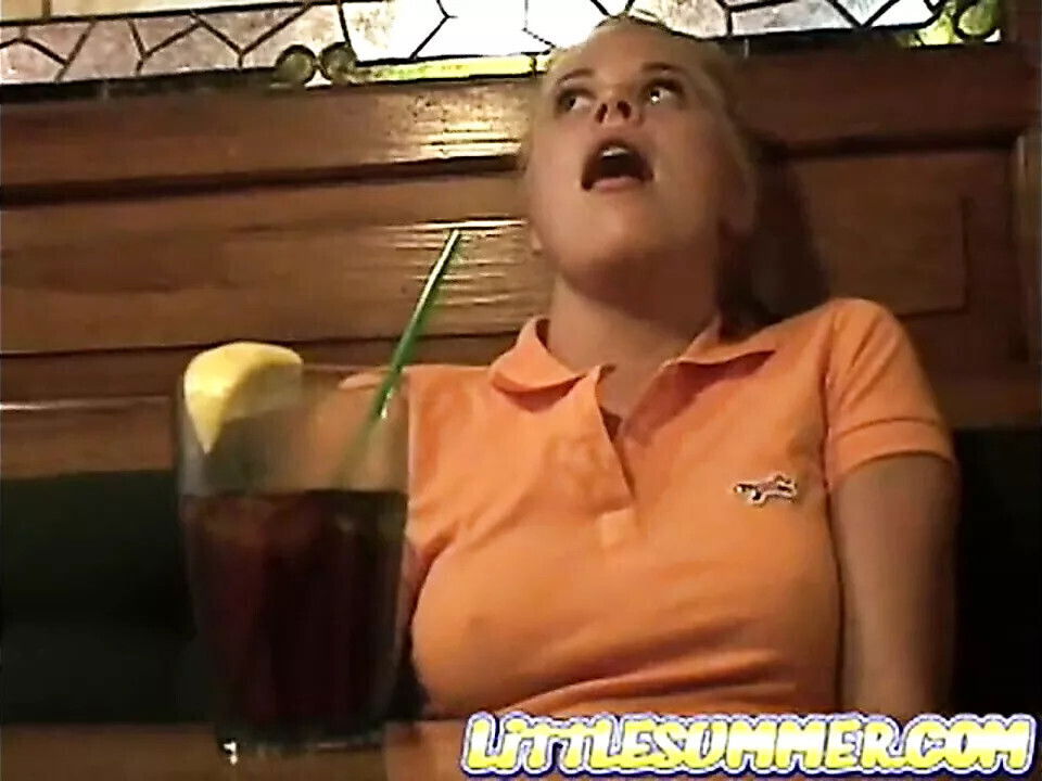Little Summer Secretly Finger pussy resto