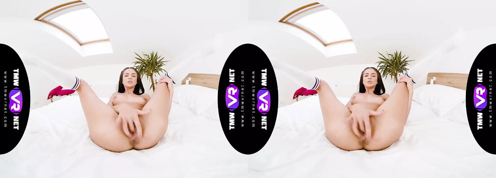 TmwVRnet Trejsi Posing means satisfaction