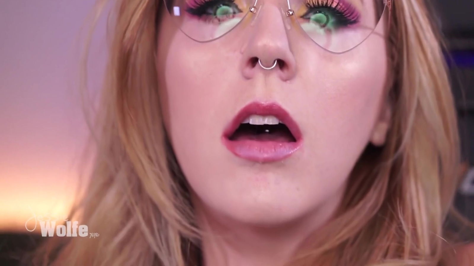 Closeups, Teasing Fingering Jessie Wolfe