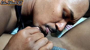 NOVINHA FILMA ENQUANTO CHUPO BUCETA DELA Amandinha Black Casal Black