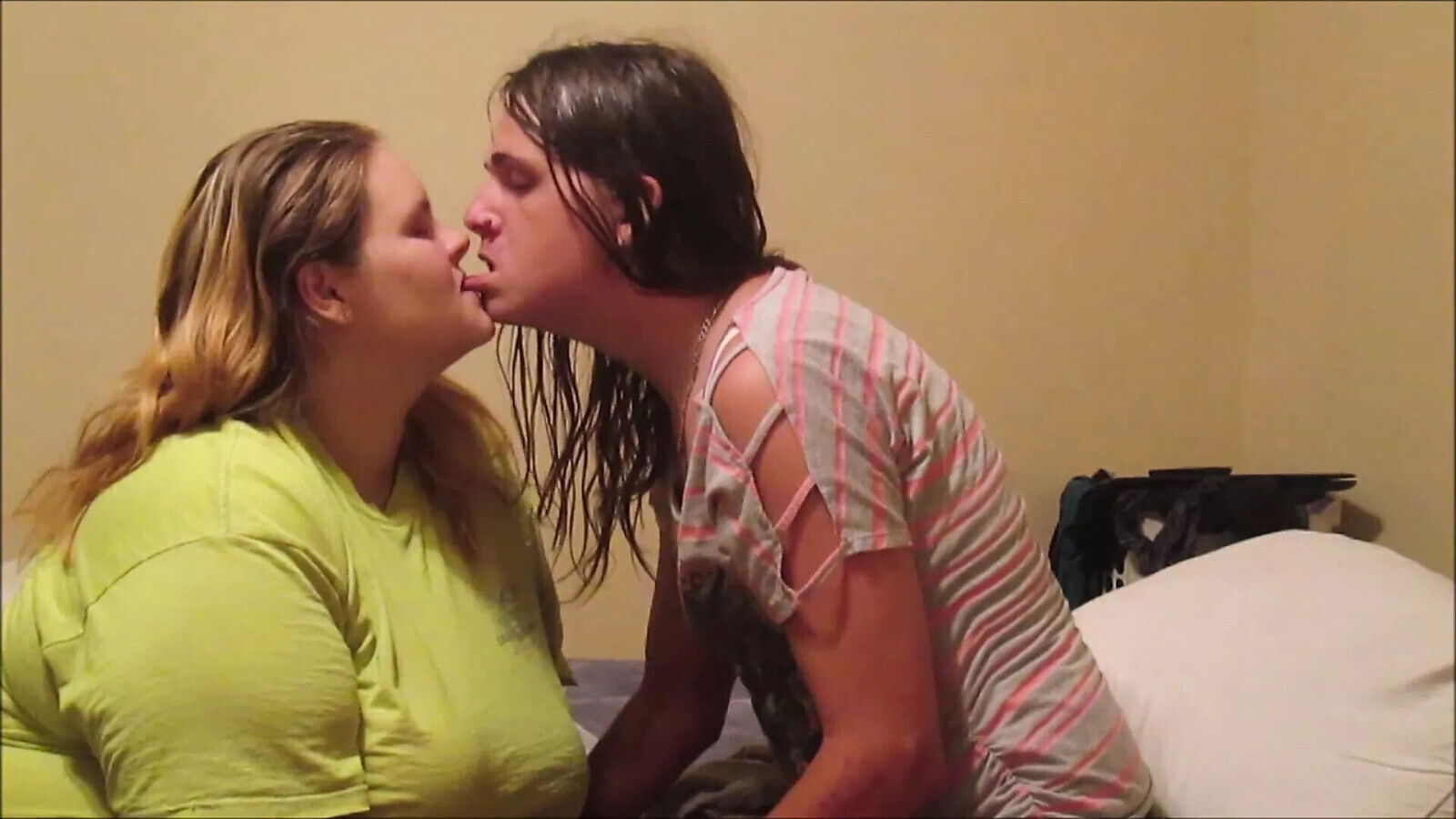Horny Wife Kissing Making With Cute Trans Friend