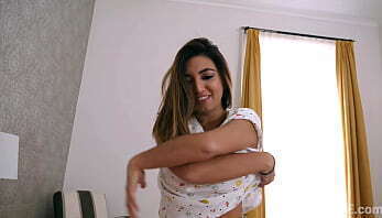 Hot Latina, Frida Sante gets a creampie