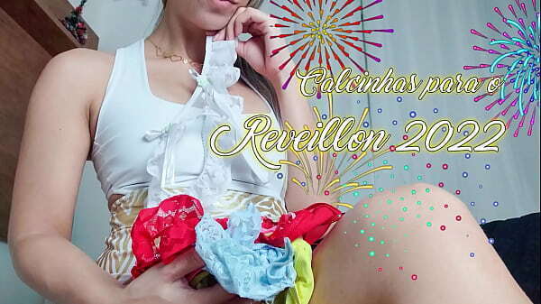 Escolhendo calcinha para passar r&eacute_veillon