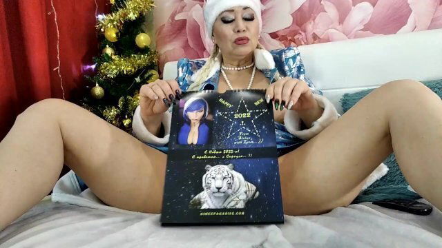 Years Greetings from Busty Mature Russian Slut AimeeParadise! calendar from real pornstar!