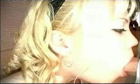 mutter zeigt NICHT tochter wie man richtig blaest