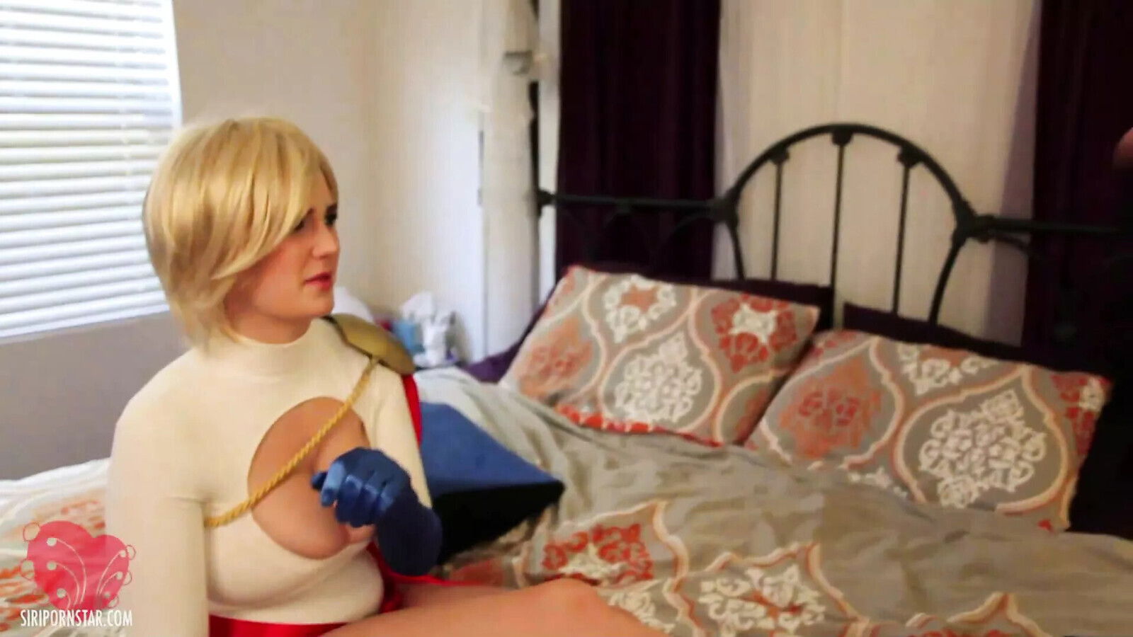 Good Evil! Babes Siri Pornstar Alex Chance Cosplay!