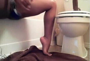 Black girl fucks pussy with hitachi, squirts a lot