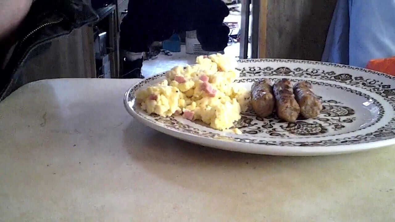 Nasty Slut Has Breakfast