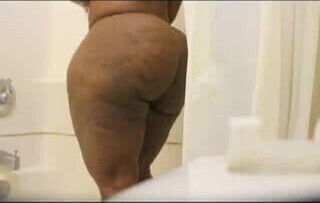 Thick Black Milf In The Shower
