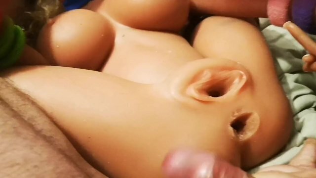 Sborro nella bambola silicone