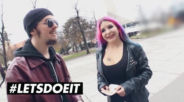 BUMSBUS Huge Aviva Rocks Tries Rough Public LETSDOEIT