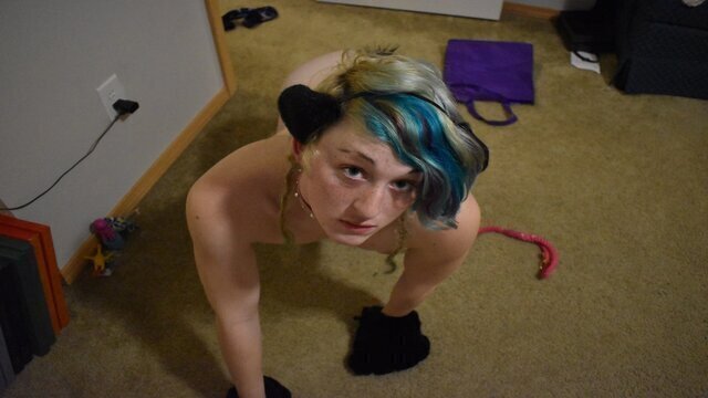 Trans Girl Likes Play Fuck Herself.