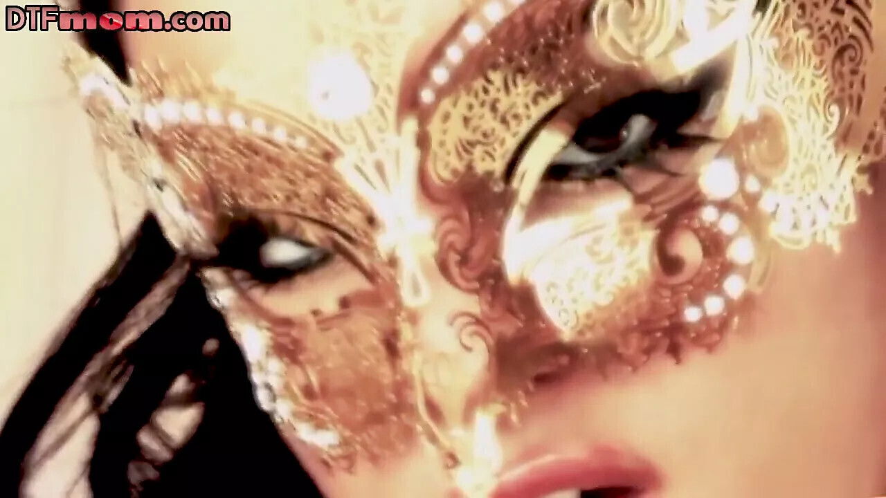 Busty MILFs have threeway pussy fuck from behind with