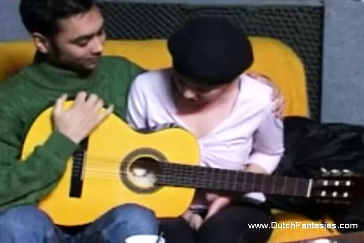 Small Dutchie Wears During with cumsho