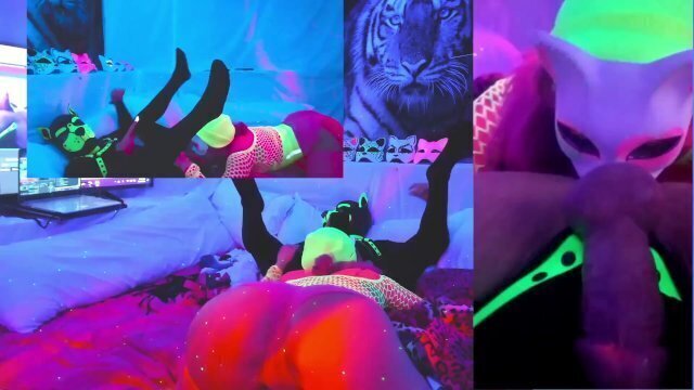 @SexyNeonKitty live on chaturbate being dirty sucking sloppy cock and rimming eating puppy ass