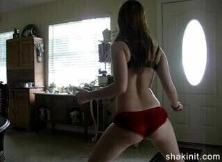 Msnewbootybooty in her 1st booty shaking contest