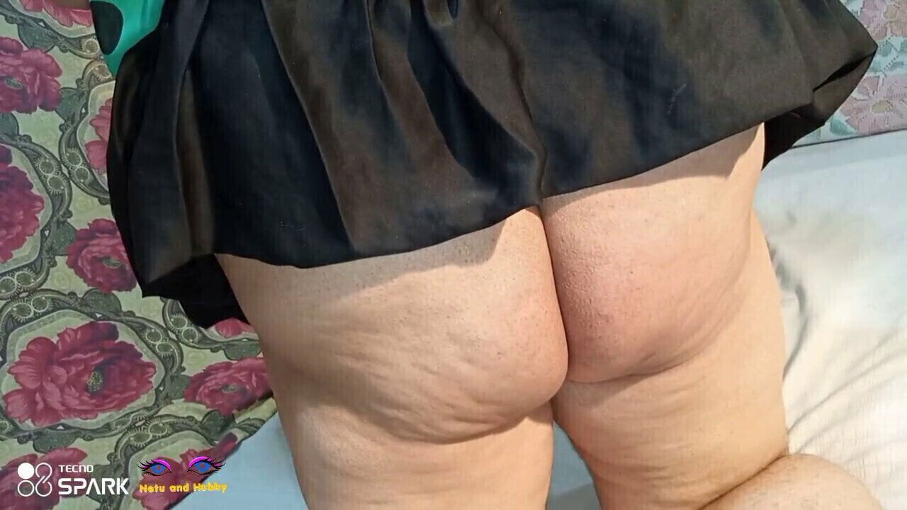 Indian maid Netu talk with while cleaning