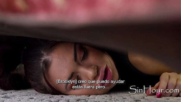 Stuck girl eaten lesbian