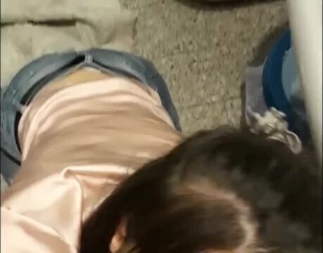 Je suce le copain de ma meilleure pote le jour du réveillon ! (POV)