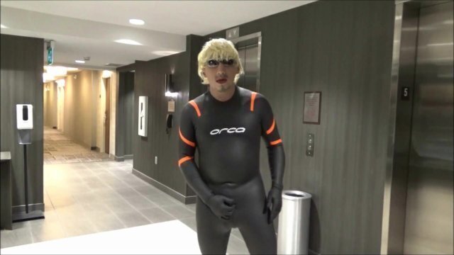 Hotel movie part disguised blonde surfer searches right room
