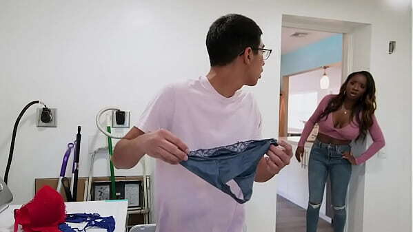 BANGBROS Busty Black Stepmom Naomi Foxxx Tired Diego Perez'_s