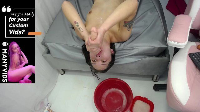 super mamada dildo baño saliva