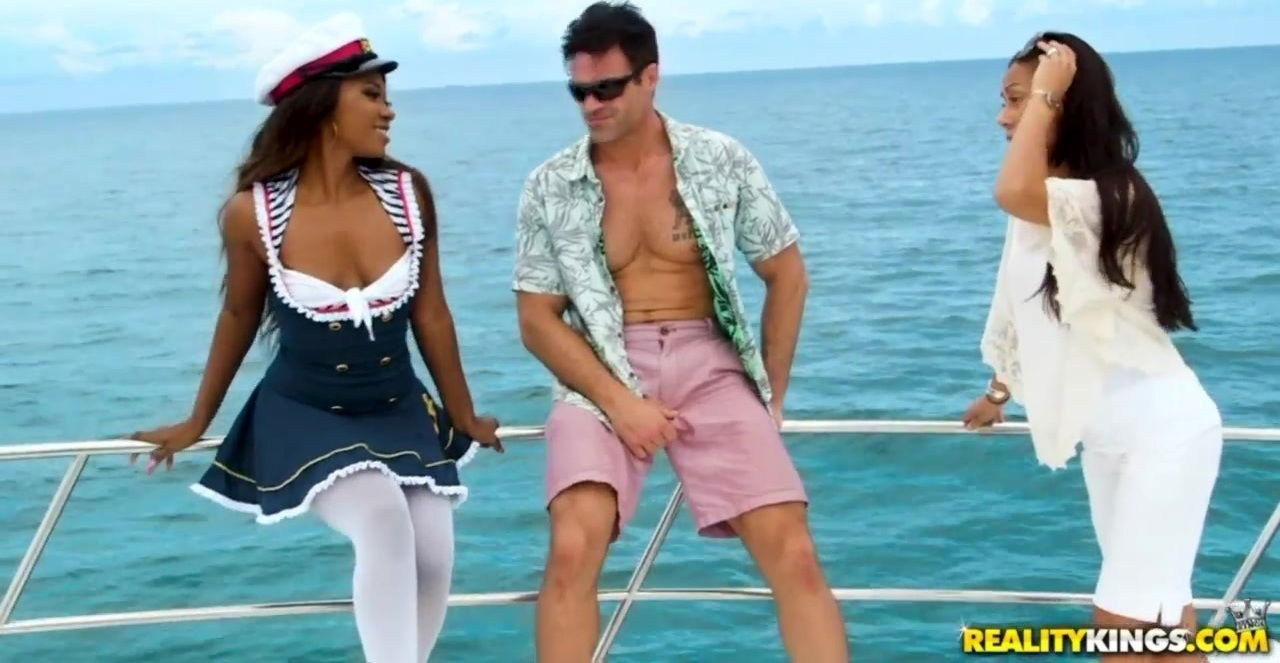 Ebony sailor woman Skylar Nicole gets pussy rammed yacht