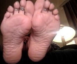 bbw with sexi wrinkled soles