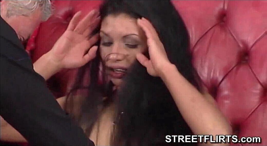 STREETFLIRTS.com fake casting agent porn