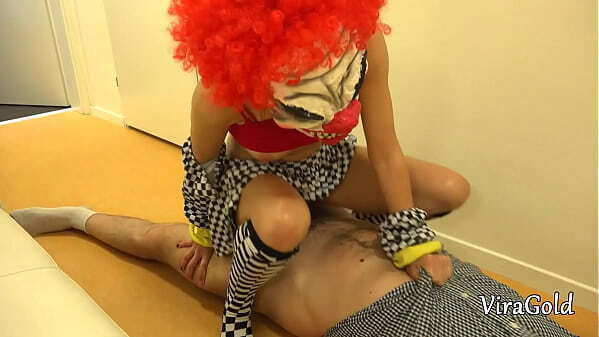 Porno Clown Prank with Fucking Pussy Cumshot. Vira Gold with Camilla Moon