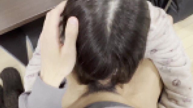 オンライン会議中に机の下でじゅぽじゅぽフェラしてくる彼女